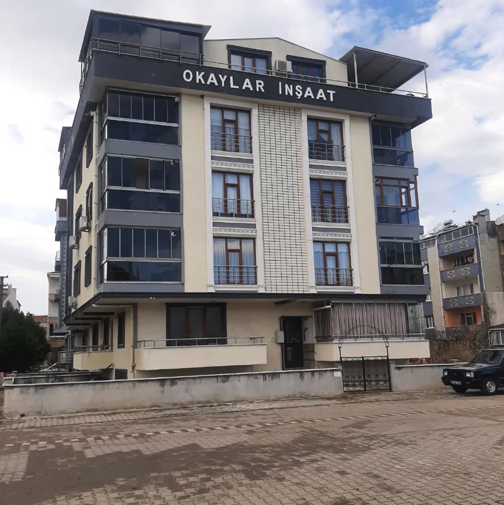 Okaylar Apartmanı
